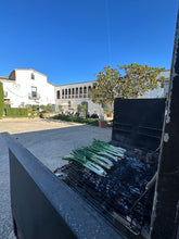 Cargar imagen en el visor de la galería, Calçotada y visita en la Bodega