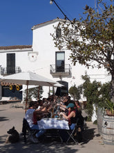 Cargar imagen en el visor de la galería, Calçotada y visita en la Bodega